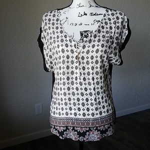 Lightweigh patterned blouse